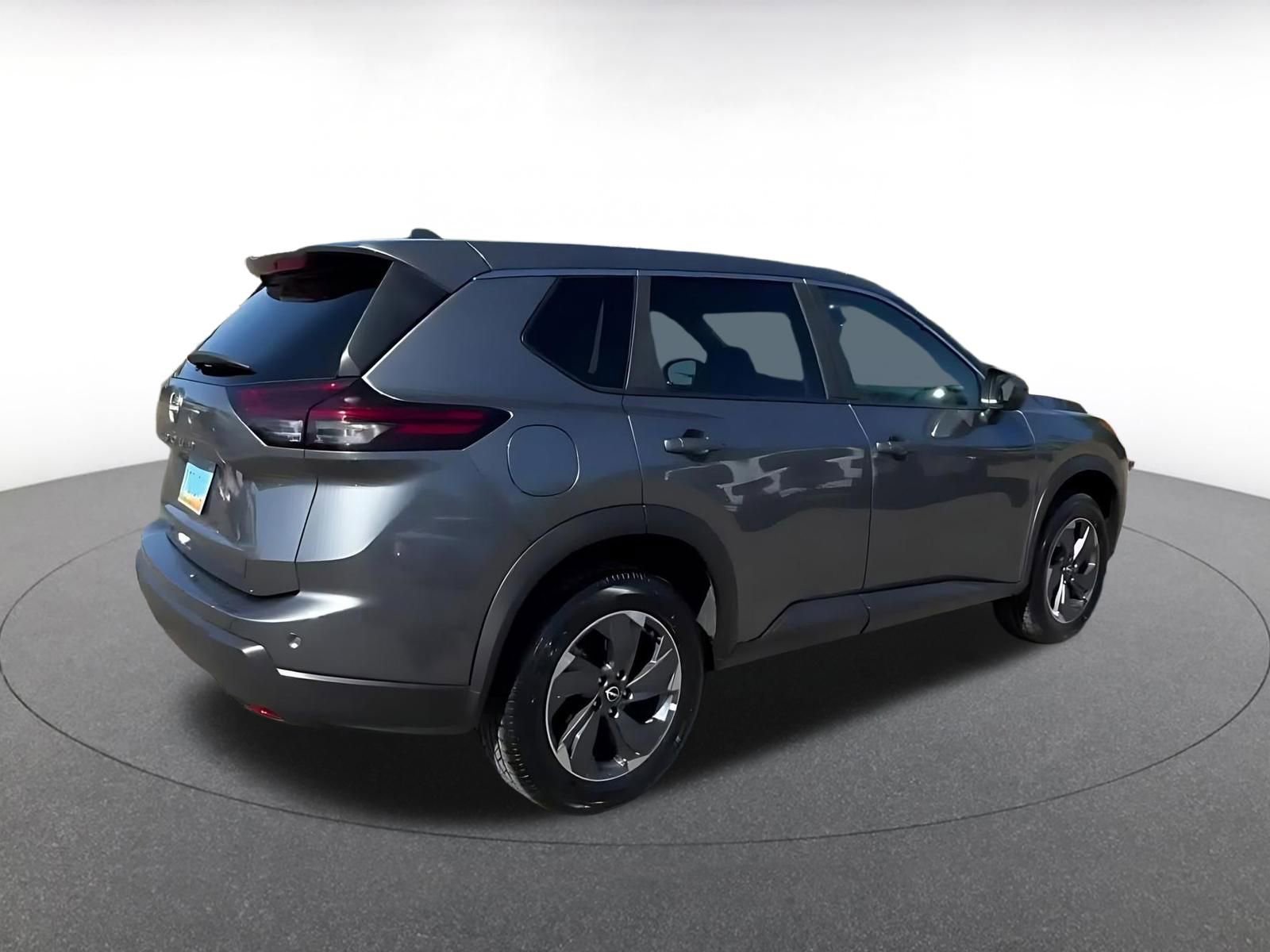 Used 2025 Nissan Rogue SV image 14
