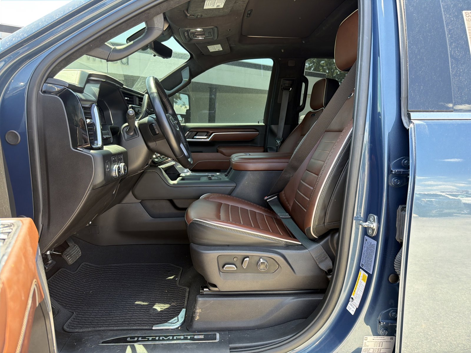 Certified 2025 GMC Sierra 2500 Denali Ultimate AWD/4WD image 14