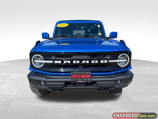 Used 2024 Ford Bronco Outer Banks AWD/4WD image 2