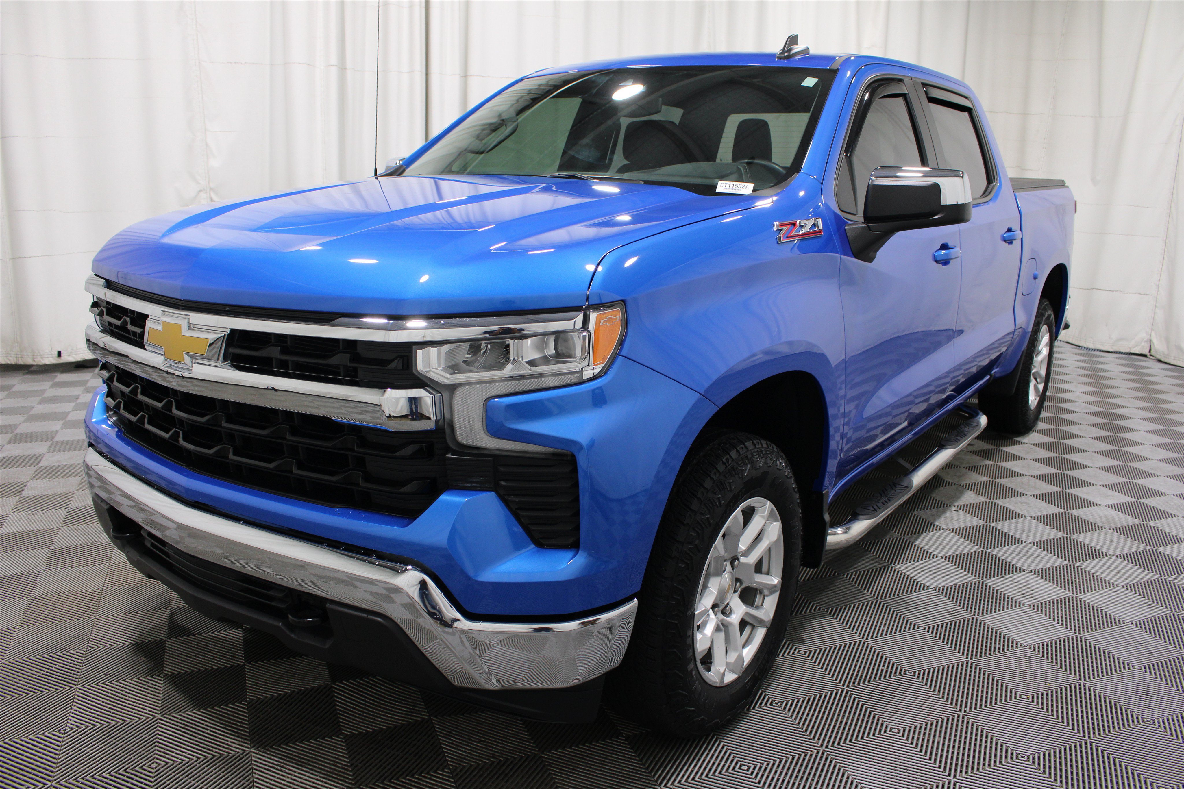 Used 2025 Chevrolet Silverado 1500 LT AWD/4WD image 35