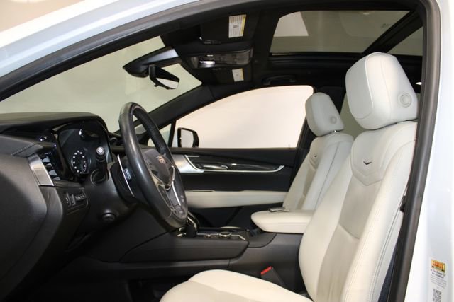 Certified 2024 Cadillac XT5 Sportv w/ Technology Package AWD/4WD image 9