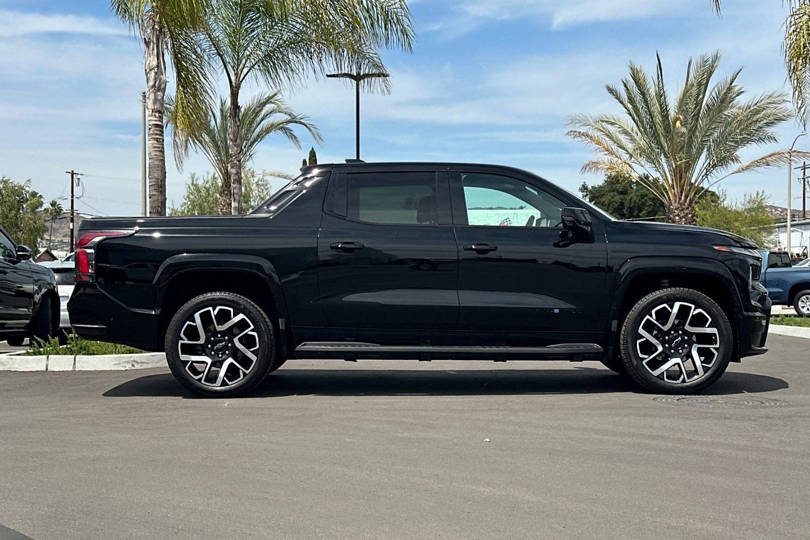 New 2024 Chevrolet Silverado EV RST image 3