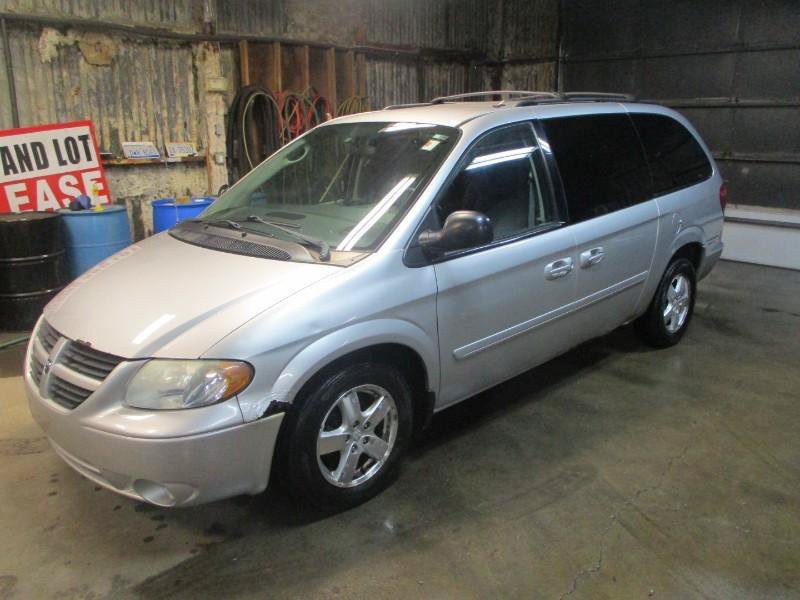Used 2007 Dodge Grand Caravan SXT FWD image 2