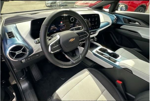 Used 2024 Chevrolet Equinox EV LT image 9
