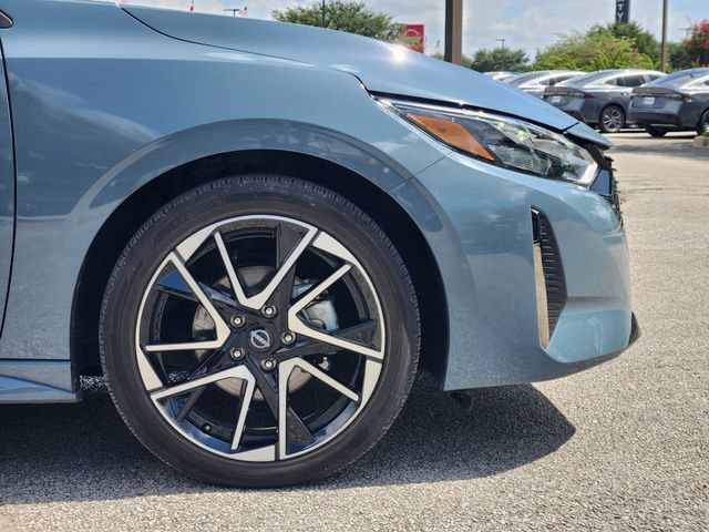 Used 2025 Nissan Sentra SR FWD image 10
