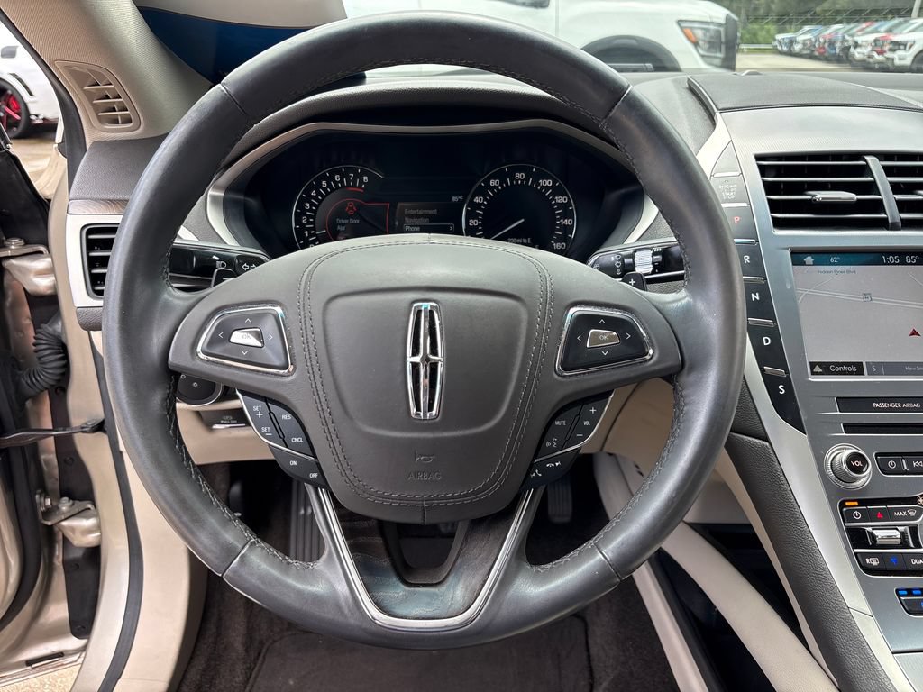 Used 2017 Lincoln MKZ Reserve FWD image 18