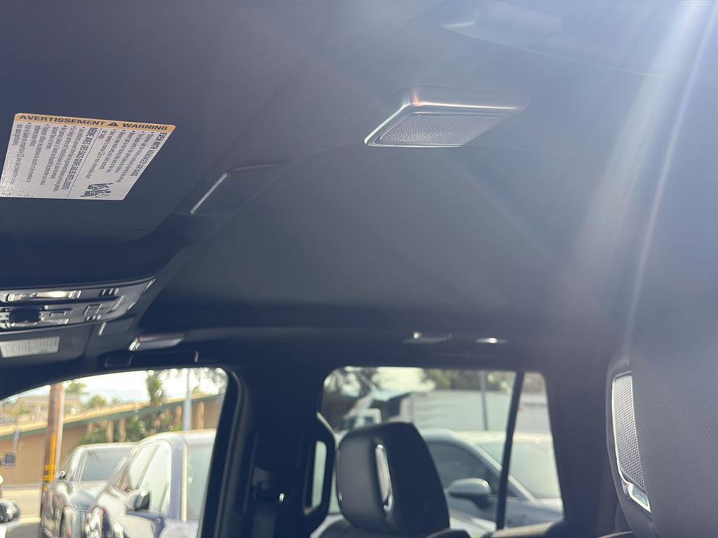 Used 2024 Cadillac Escalade Sport w/ LPO, ONYX Package image 12