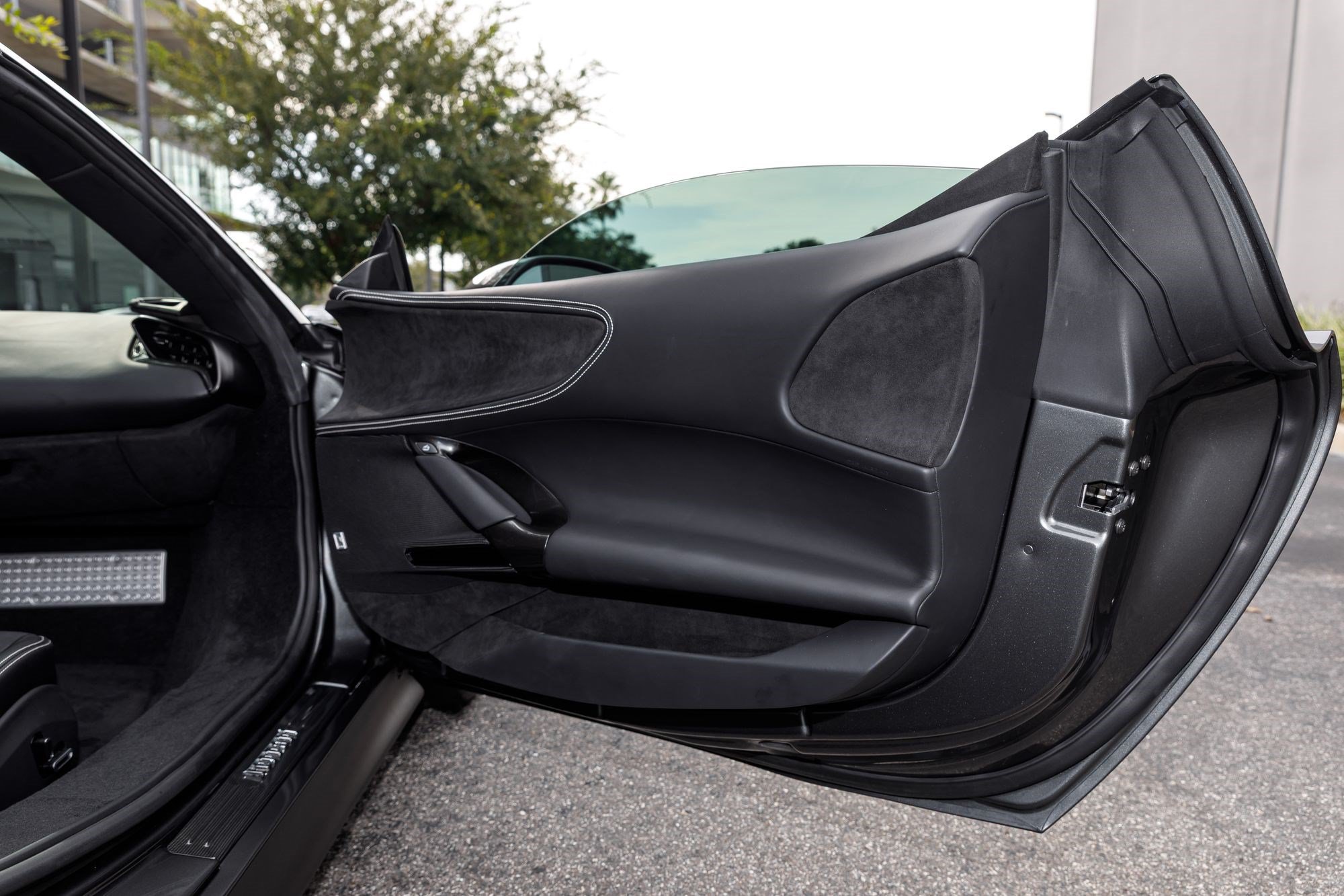 Used 2024 Ferrari SF90 Spider AWD/4WD image 13