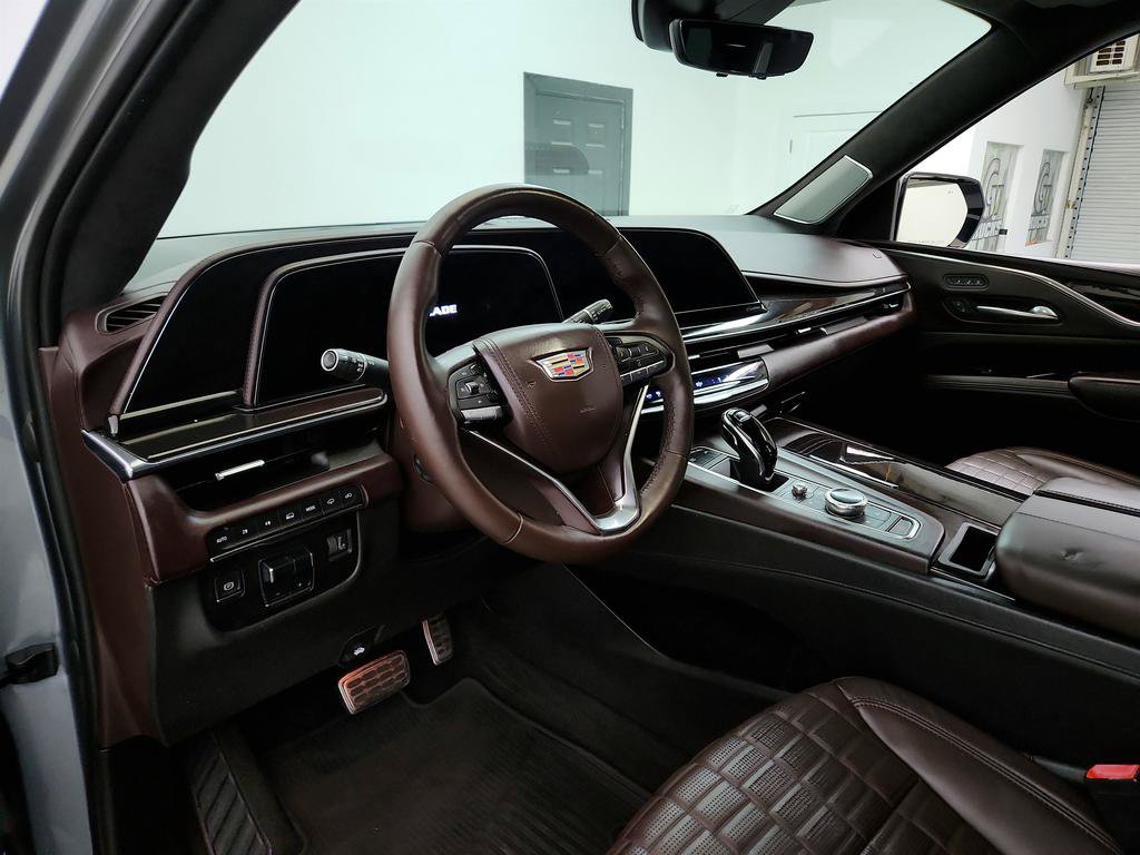 Used 2022 Cadillac Escalade ESV Sport Platinum w/ LPO, ONYX Package AWD/4WD image 12