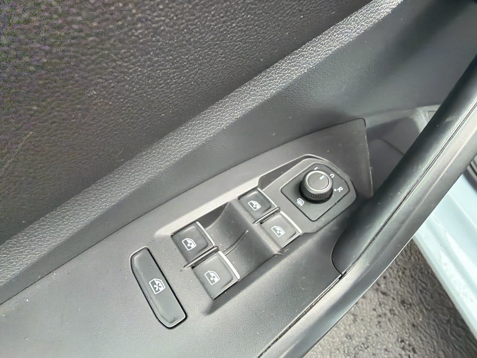 Used 2026 Volkswagen Jetta Sport FWD image 25