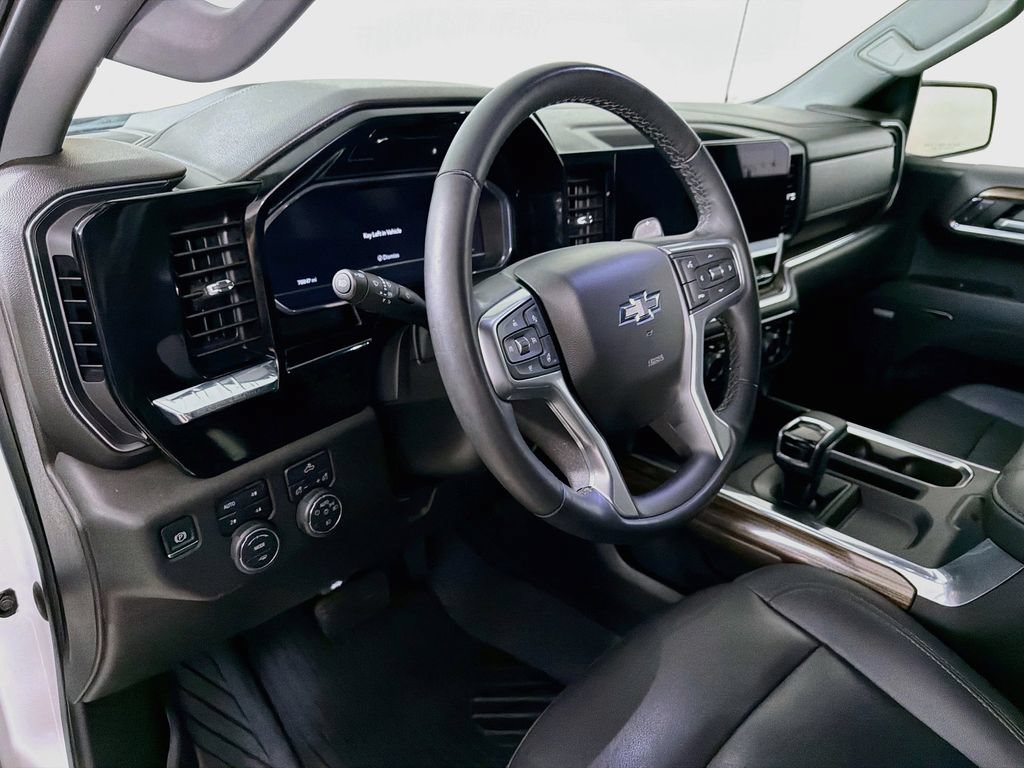 Used 2024 Chevrolet Silverado 1500 RST AWD/4WD image 10
