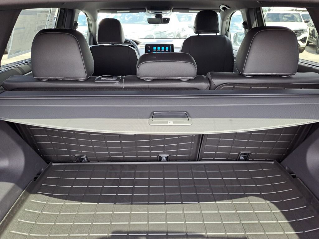 New 2026 Volkswagen Atlas Cross Sport SE image 28