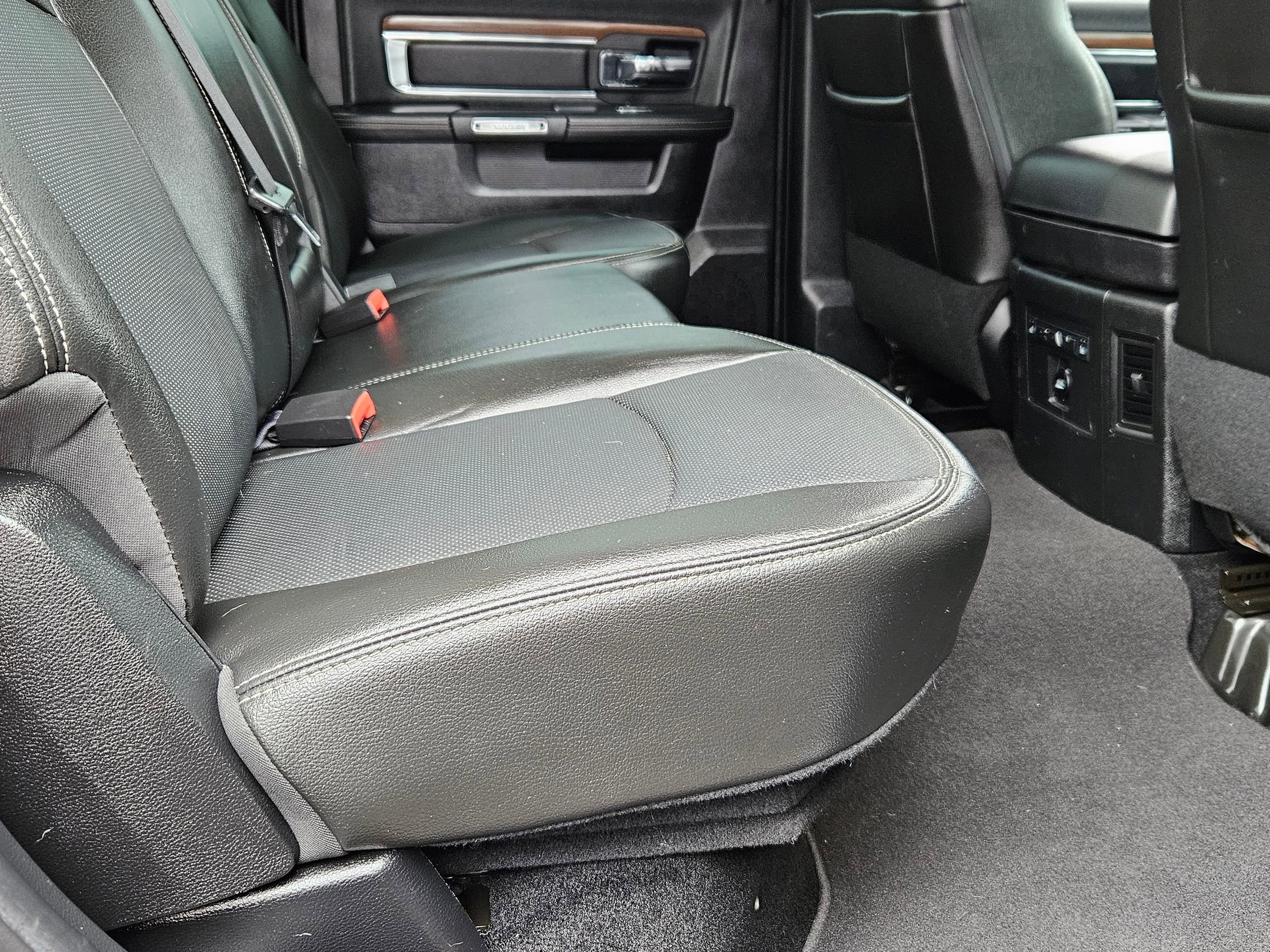 Used 2014 RAM 2500 Laramie w/ Convenience Group AWD/4WD image 28