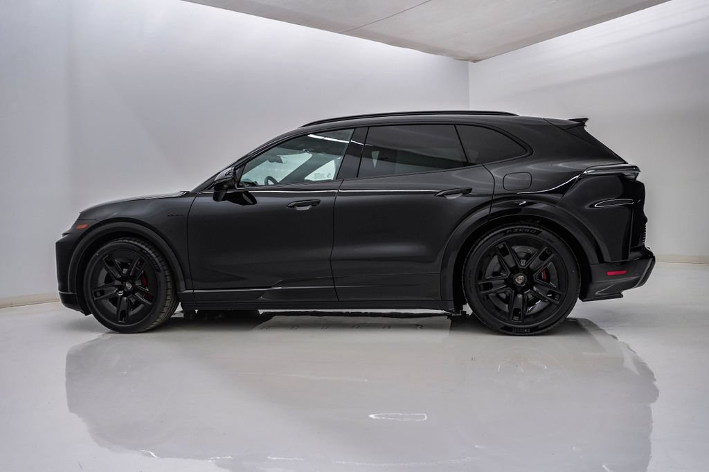 New 2026 Porsche Cayenne Turbo AWD/4WD image 2