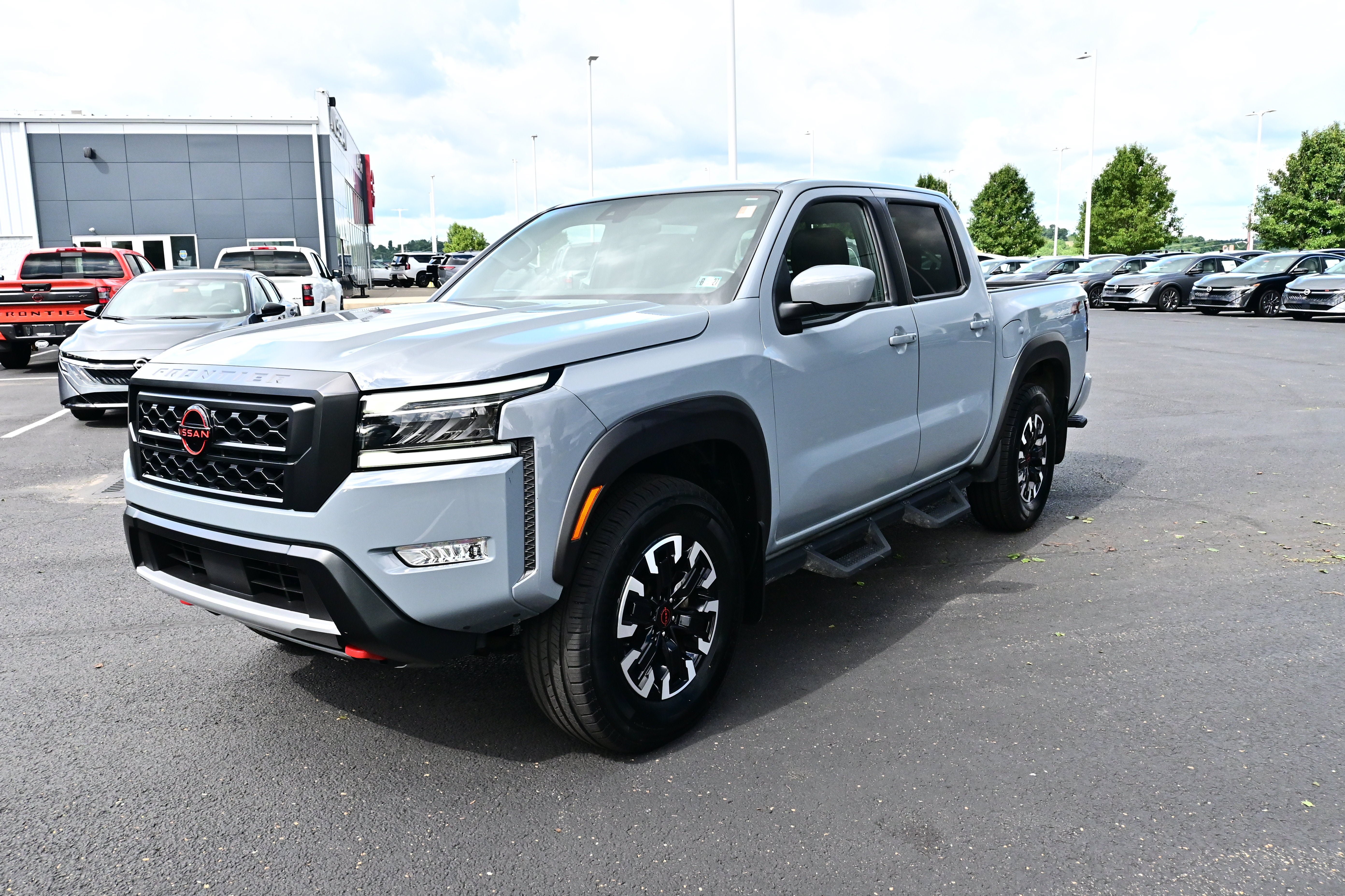 Certified 2024 Nissan Frontier PRO-4X w/ Technology Package AWD/4WD image 4