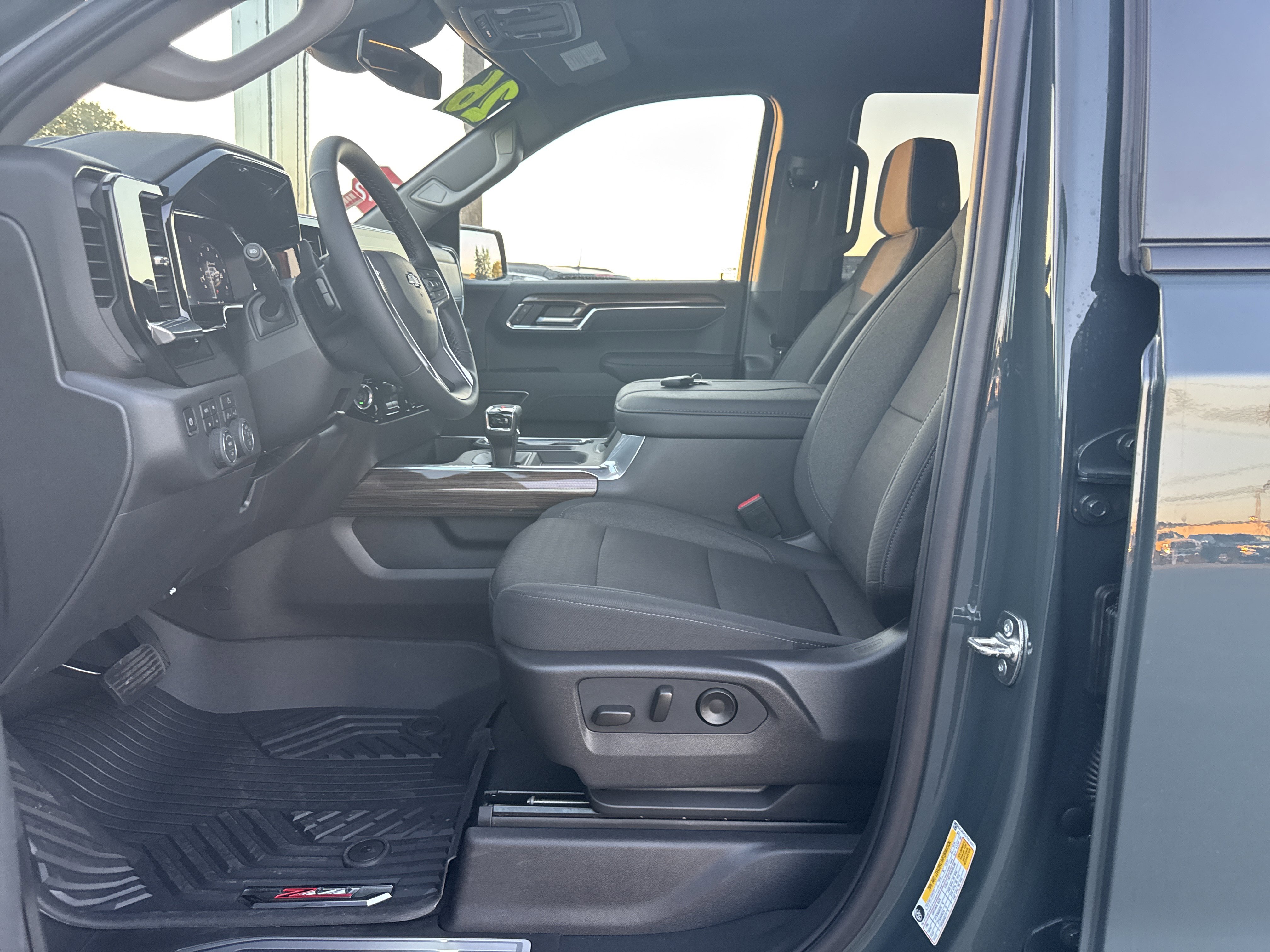 New 2026 Chevrolet Silverado 1500 LT Trail Boss w/ Dark Appearance Package image 11