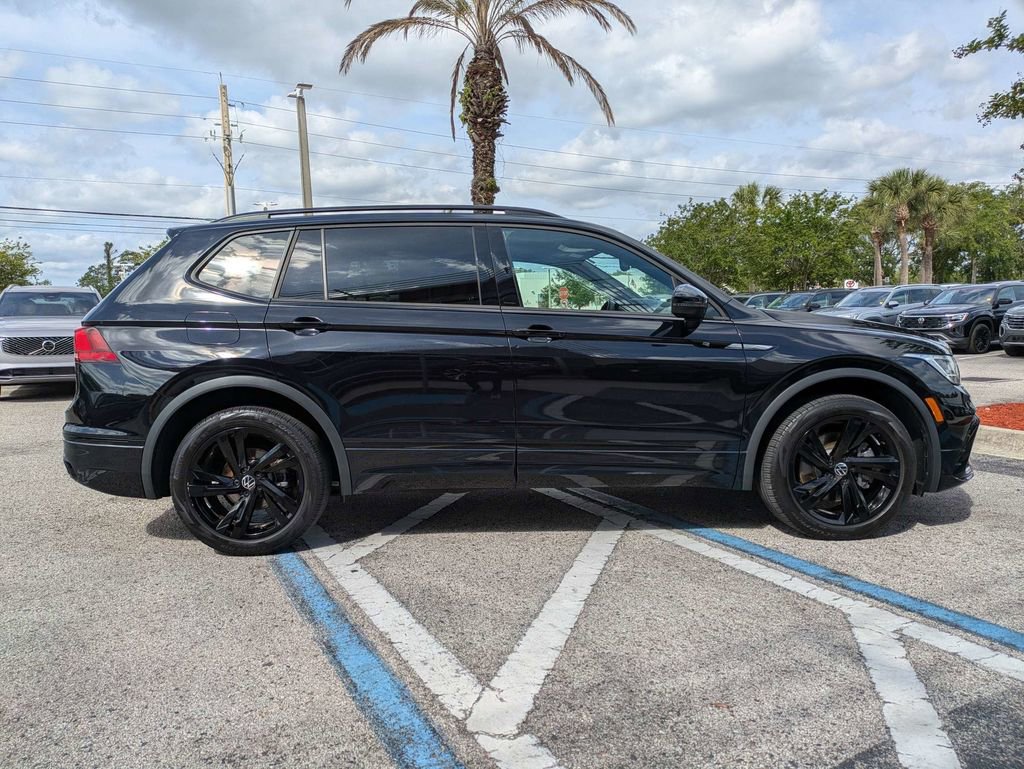 Used 2023 Volkswagen Tiguan SE R-Line image 7