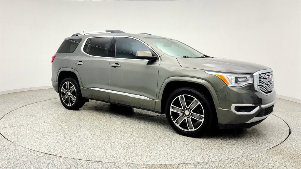 Used 2017 GMC Acadia Denali w/ Technology Package FWD image 3