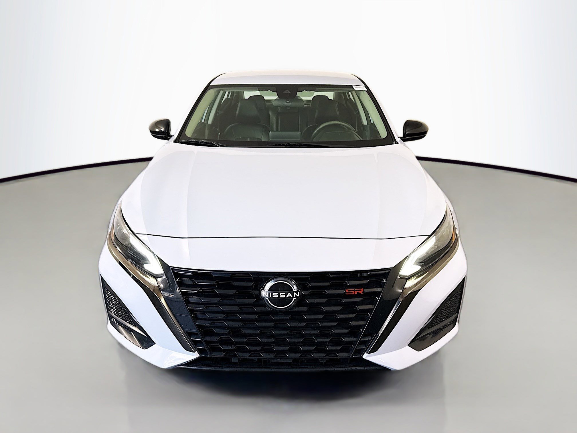 Used 2023 Nissan Altima 2.5 SR image 2