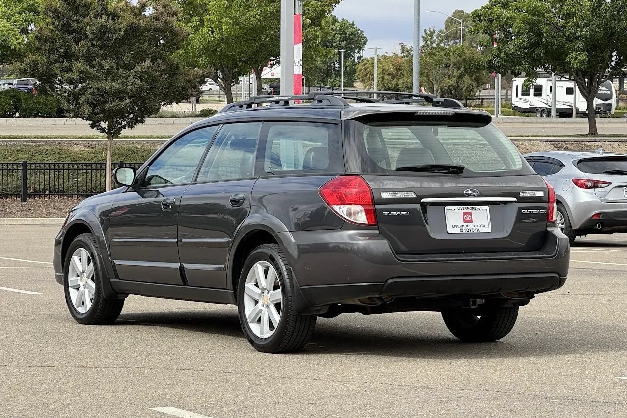 Used 2008 Subaru Outback 2.5i Limited AWD/4WD image 6