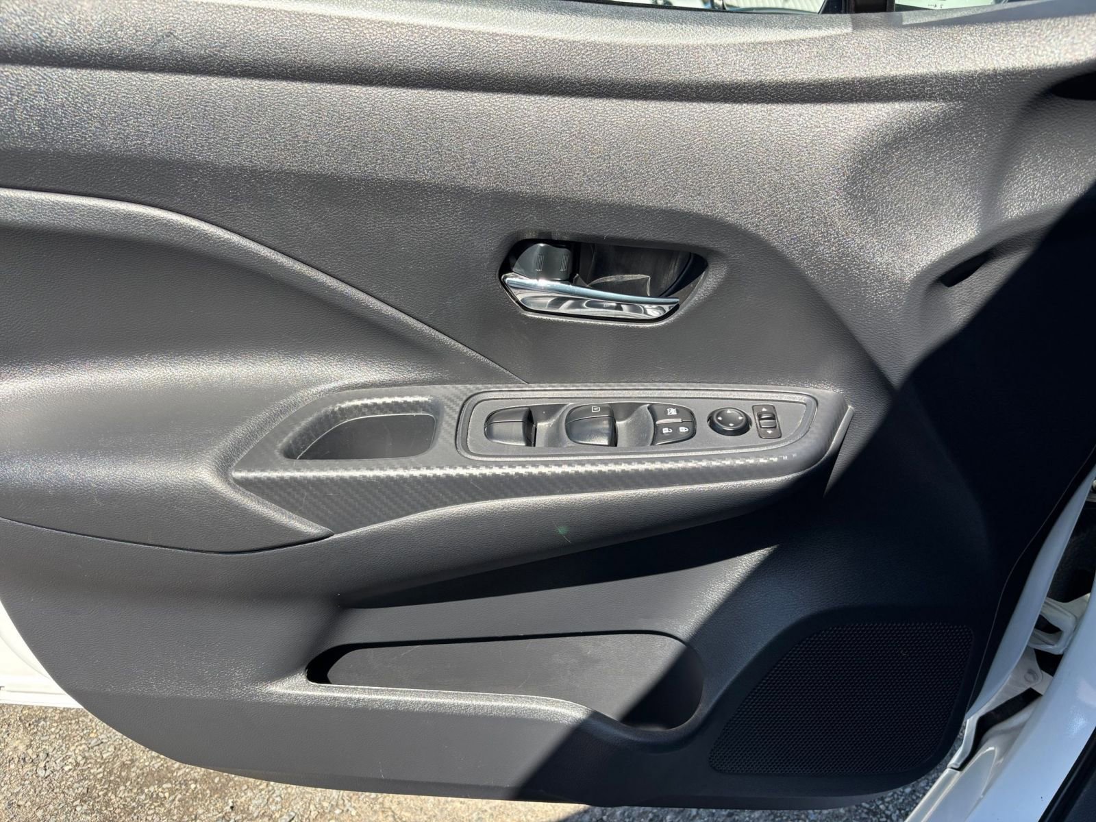 Used 2025 Nissan Versa SV FWD image 18