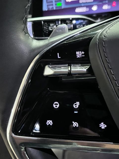 Used 2025 Cadillac Escalade Sport Platinum AWD/4WD image 32
