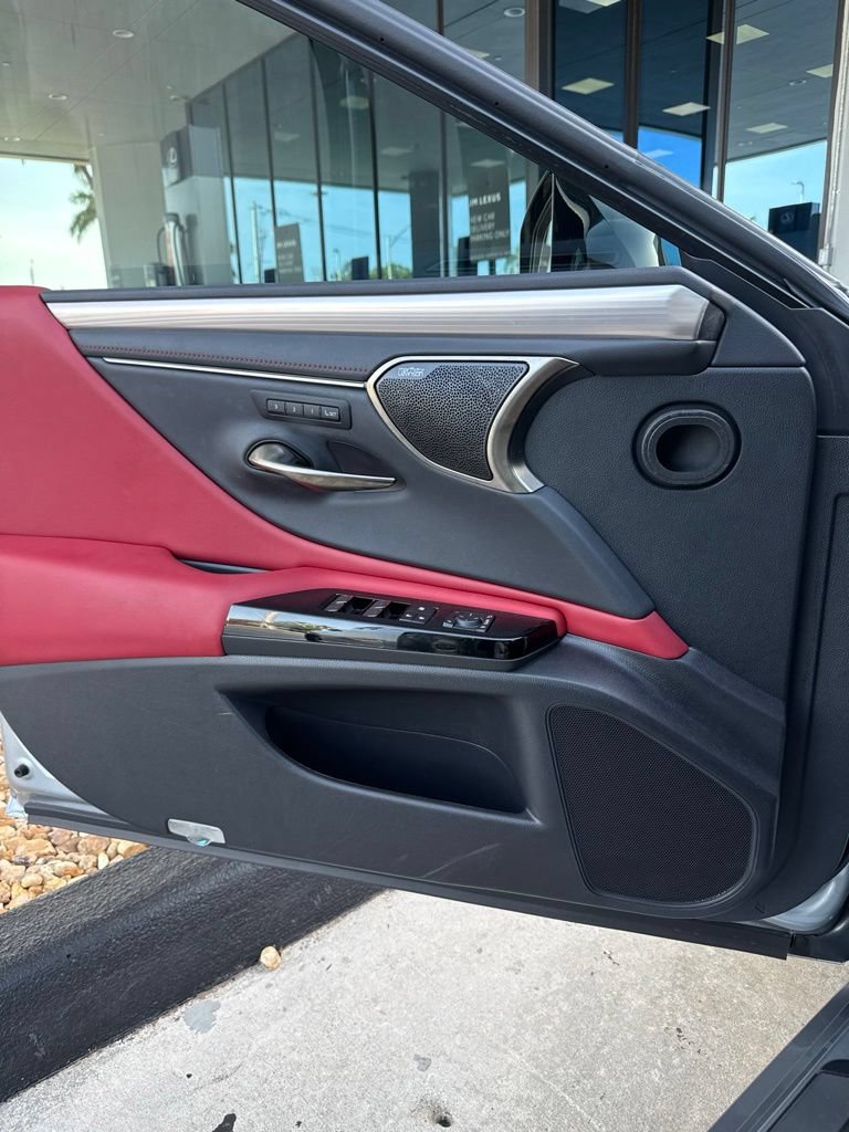 Used 2024 Lexus ES 300h F Sport w/ Accessory Package (Z2) FWD image 4
