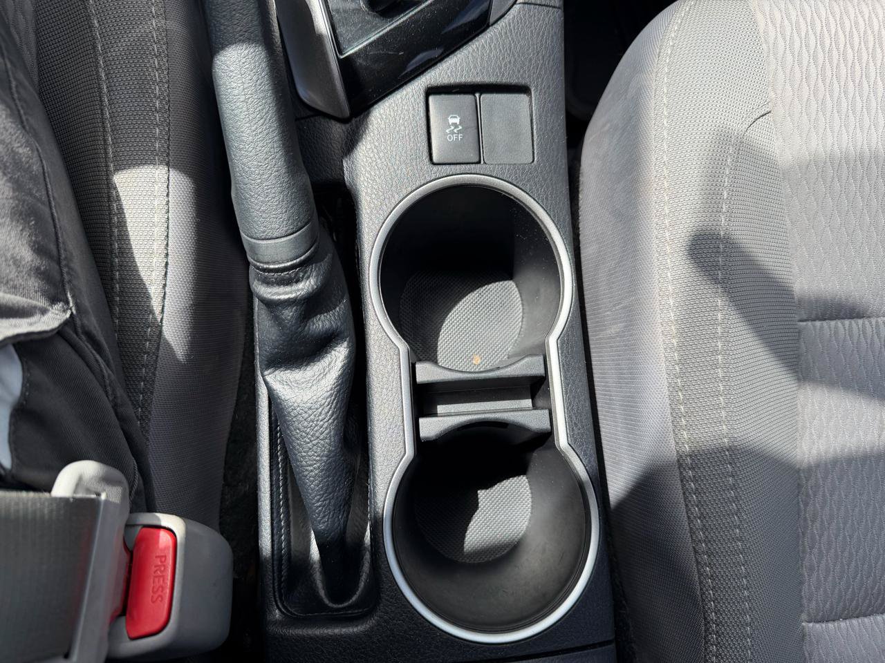 Used 2015 Toyota Corolla LE FWD image 39