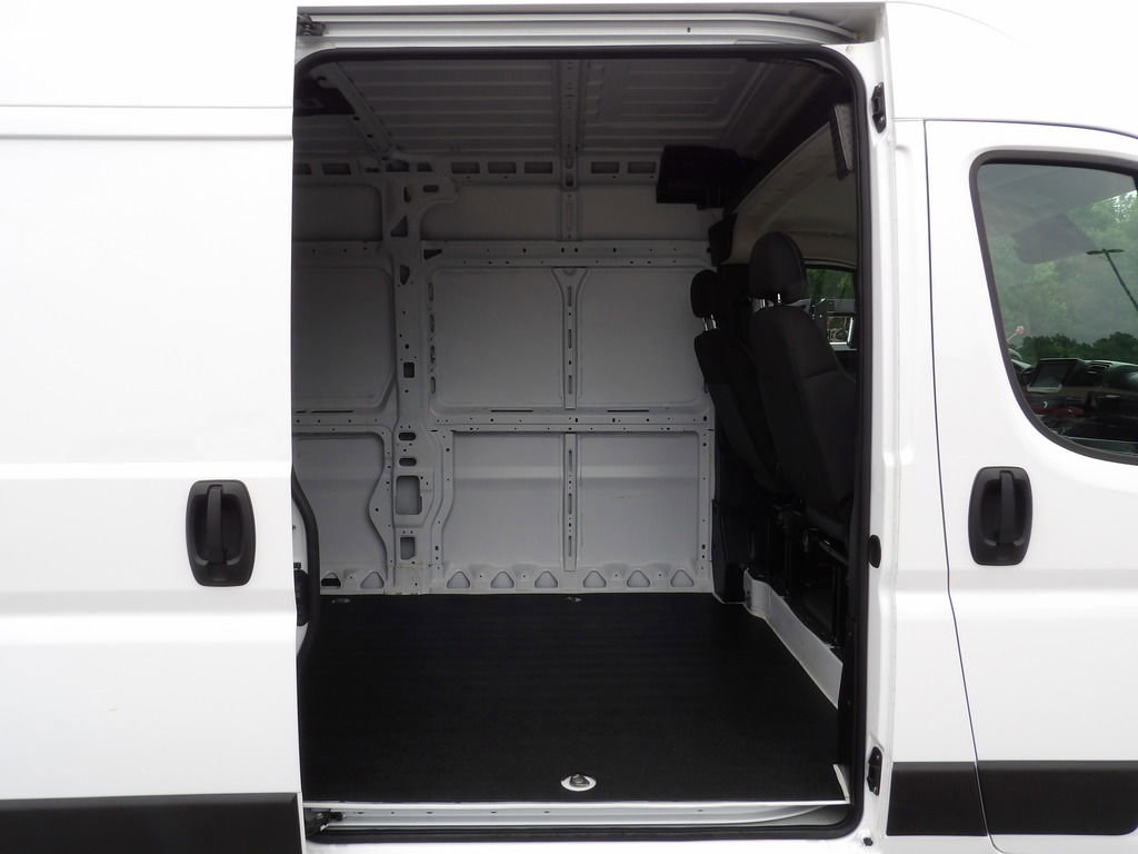 Used 2024 RAM ProMaster 2500 w/ Convenience Group FWD image 26