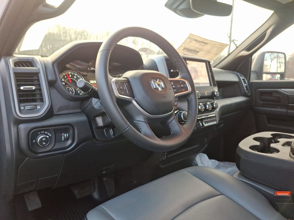 New 2024 RAM 3500 Tradesman w/ Safety Group AWD/4WD image 7