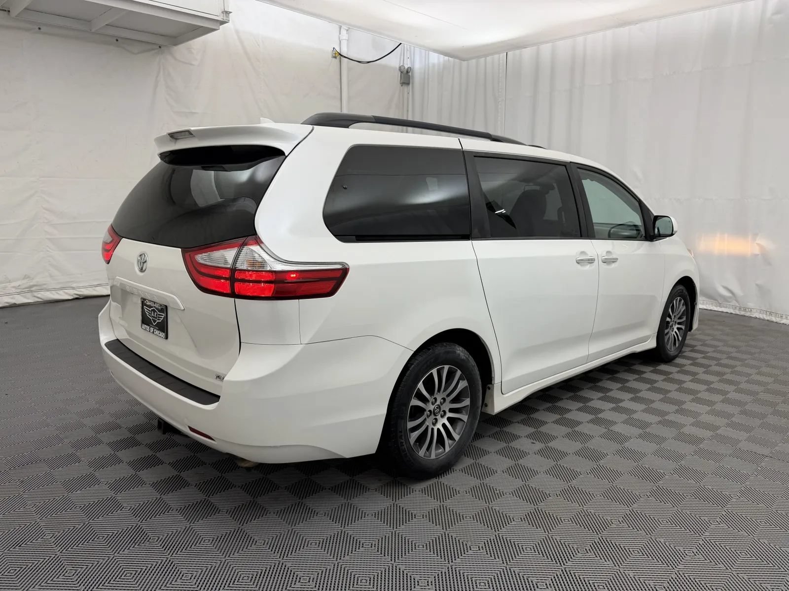 Used 2019 Toyota Sienna XLE FWD image 5