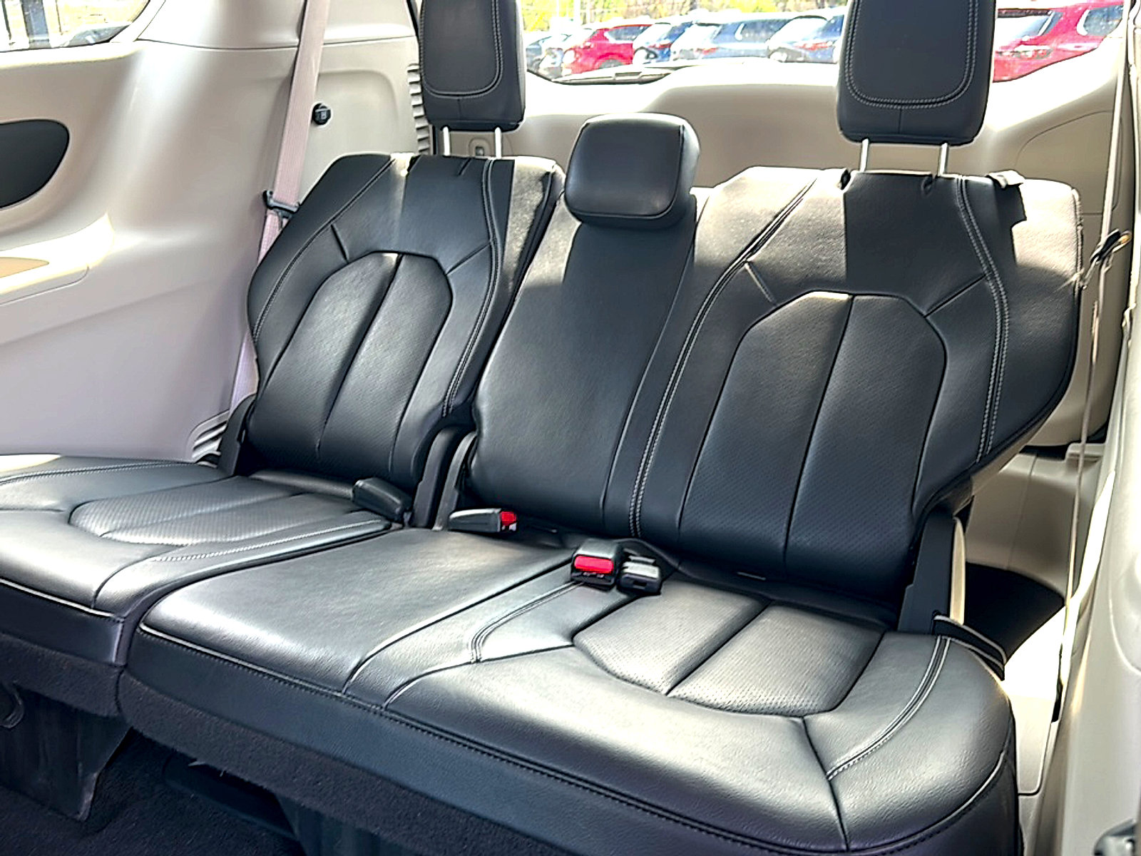 Used 2022 Chrysler Pacifica Touring-L image 20