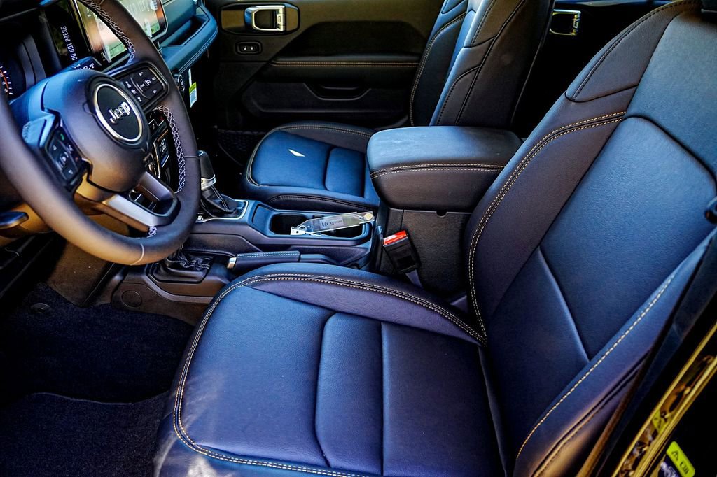 New 2025 Jeep Gladiator Sport image 12