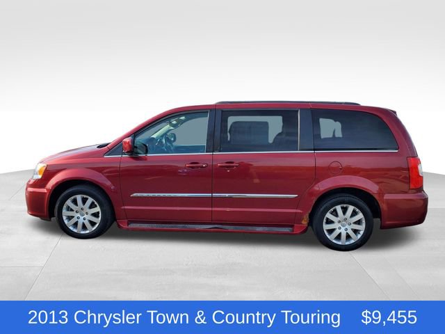 Used 2013 Chrysler Town & Country Touring FWD video 2