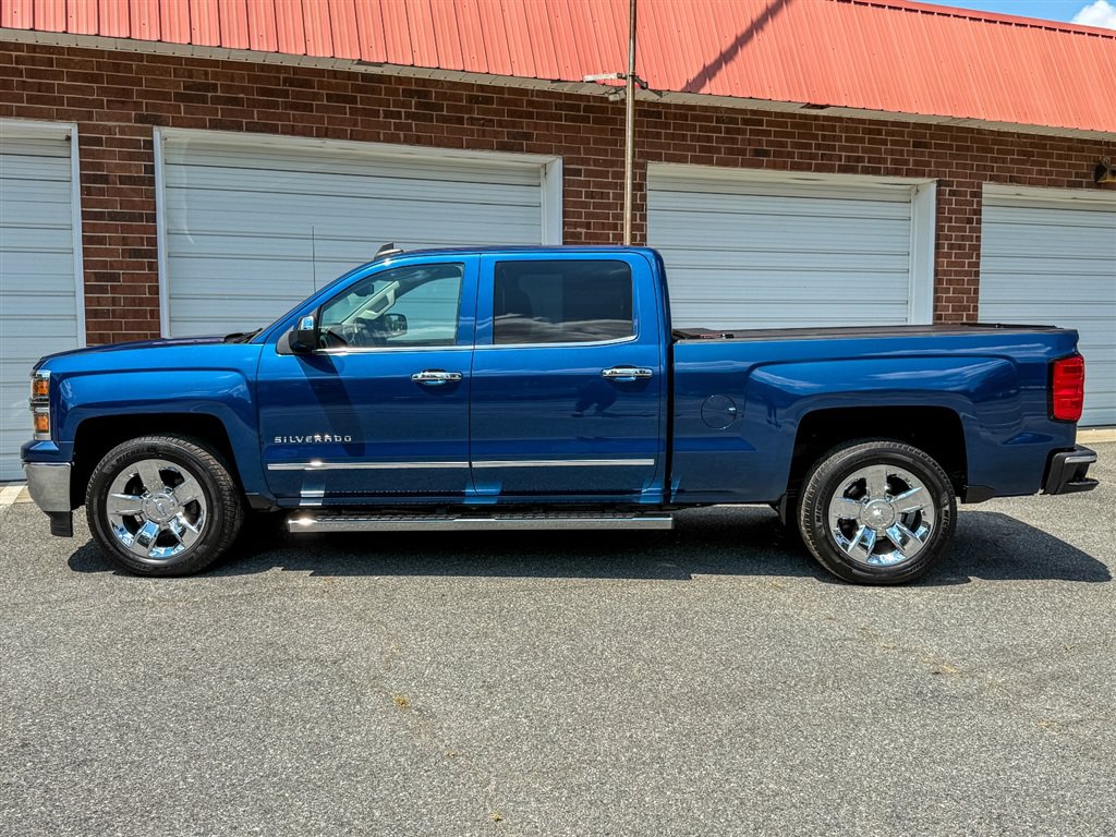 Used 2015 Chevrolet Silverado 1500 LTZ Z71 w/ LTZ Plus Package AWD/4WD image 18