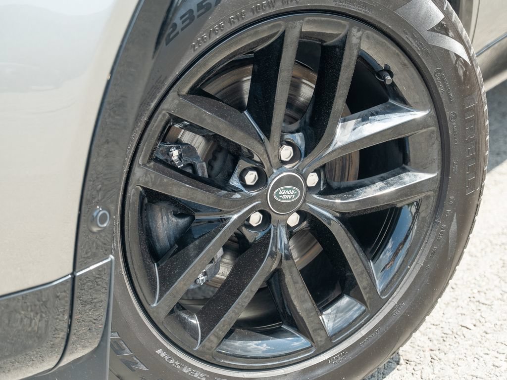 Certified 2025 Land Rover Discovery Sport Dynamic SE AWD/4WD image 9