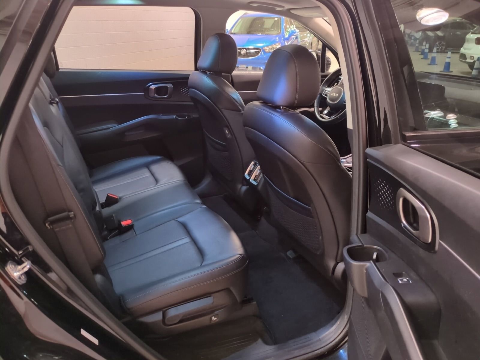 Used 2022 Kia Sorento S w/ Panoramic Sunroof Package image 12