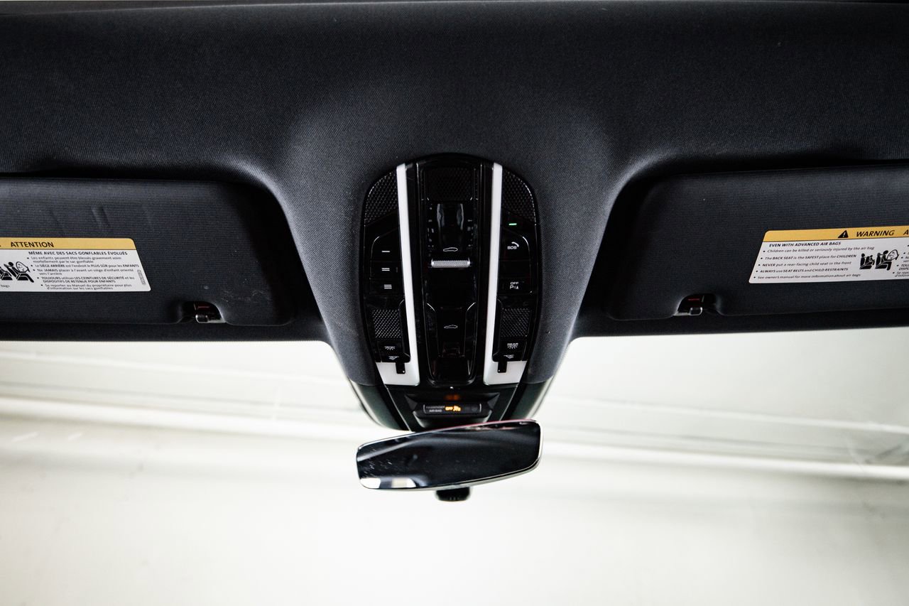 Used 2023 Porsche Cayenne AWD/4WD image 20