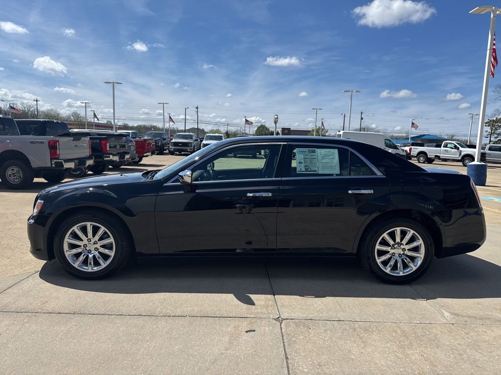 Used 2013 Chrysler 300 C image 3