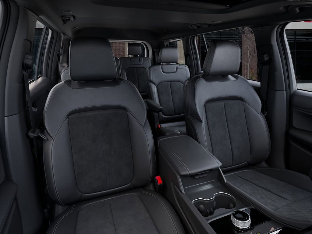 New 2025 Jeep Grand Cherokee L Altitude image 16