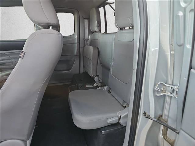 Used 2013 Toyota Tacoma 4x4 Access Cab V6 w/ SR5 Pkg image 9