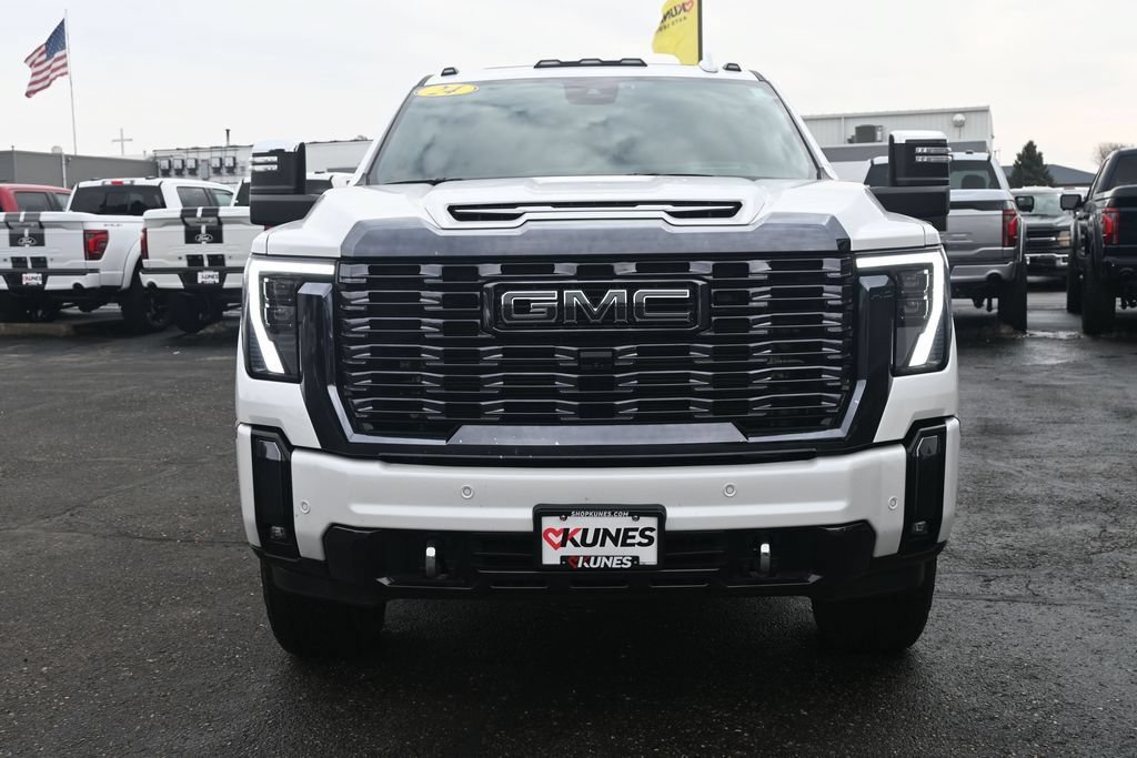 Used 2024 GMC Sierra 3500 Denali Ultimate AWD/4WD image 13