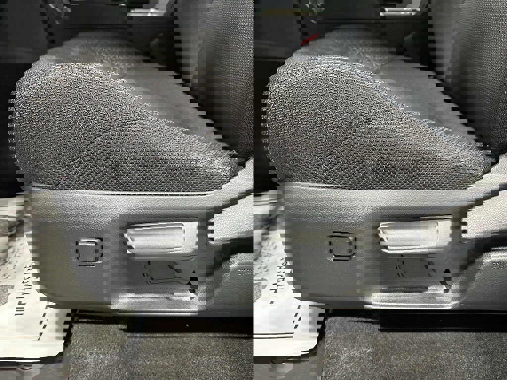 Used 2025 Toyota 4Runner SR5 image 13