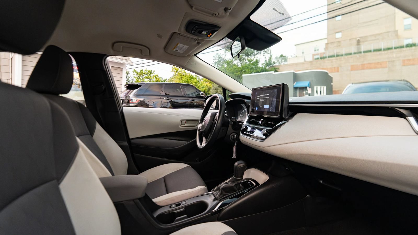 Used 2024 Toyota Corolla LE FWD image 11