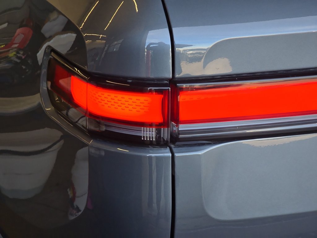 Used 2022 Rivian R1T Adventure AWD/4WD image 37