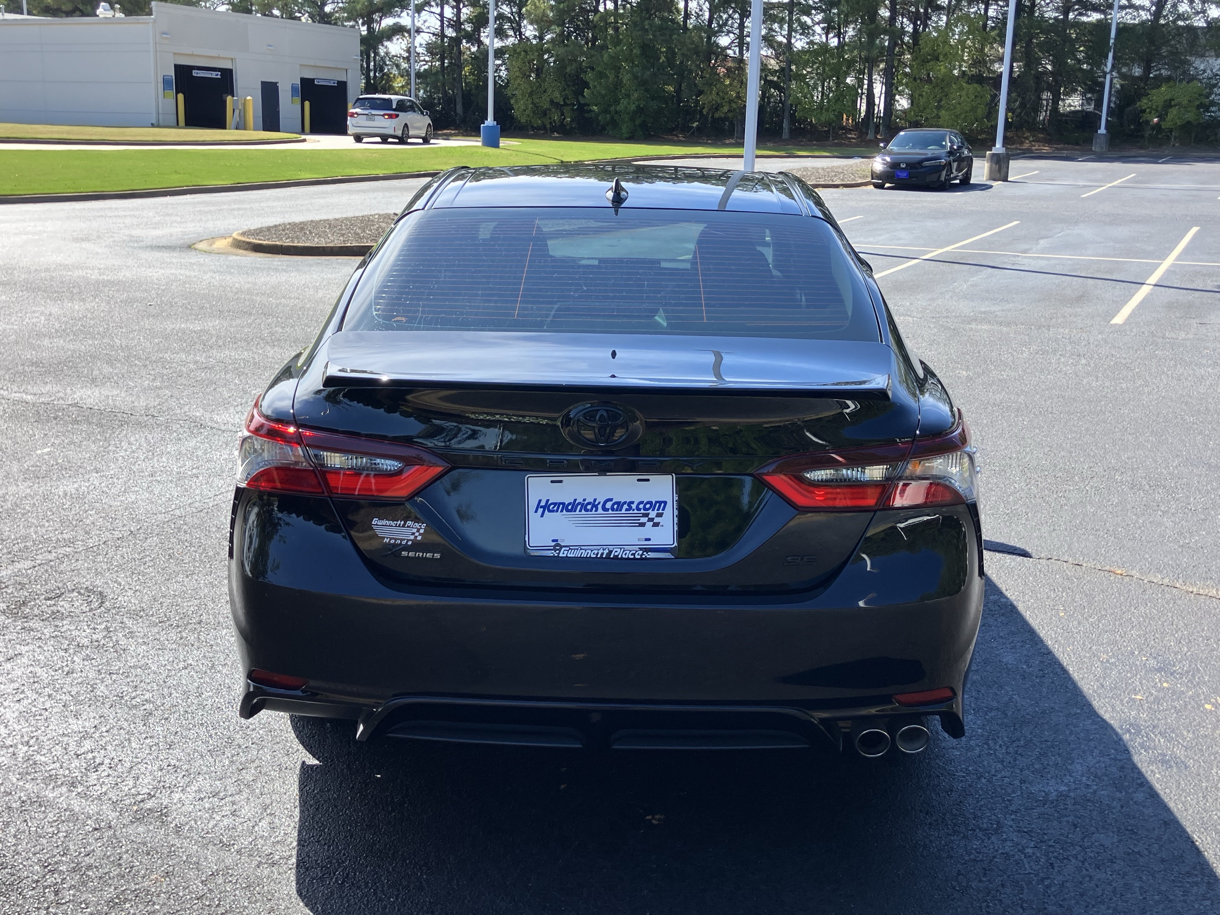 Used 2022 Toyota Camry SE FWD image 9
