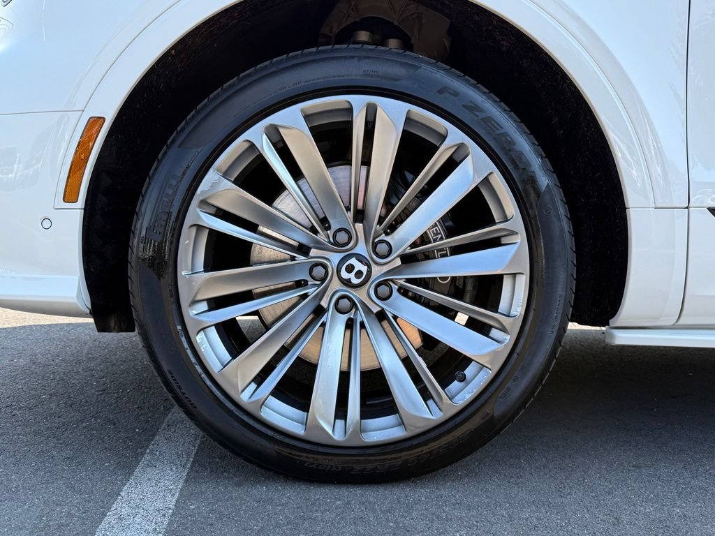 Used 2022 Bentley Bentayga Speed AWD/4WD image 43