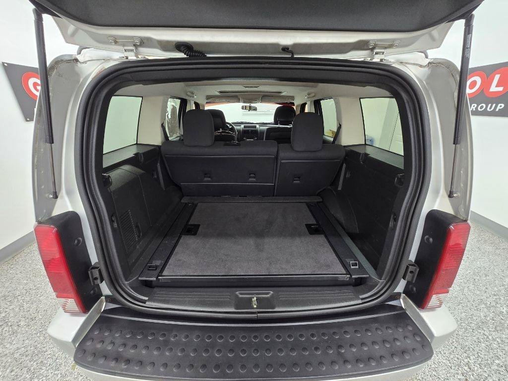 Used 2011 Dodge Nitro Heat RWD image 16