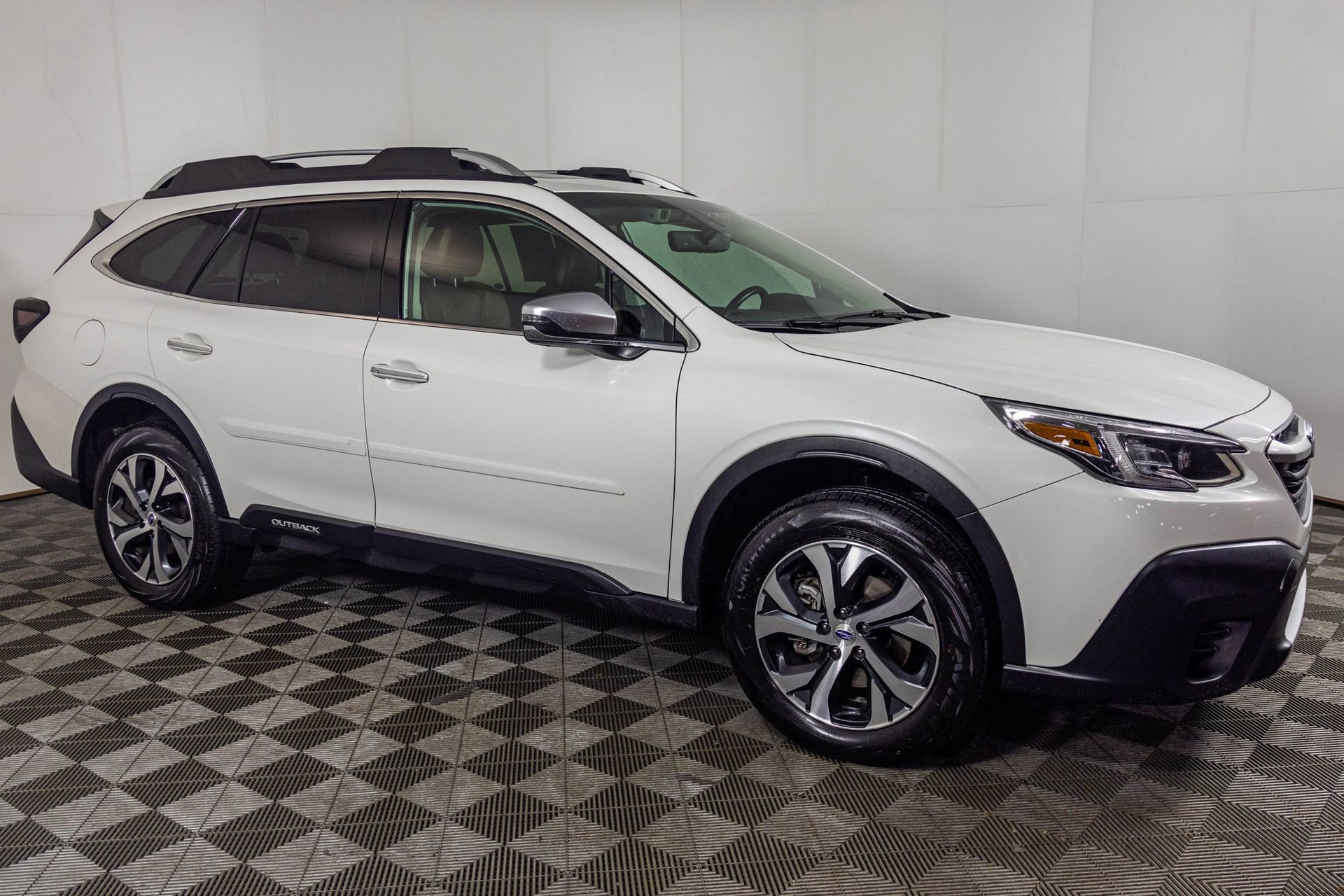 Used 2022 Subaru Outback Touring AWD/4WD image 17