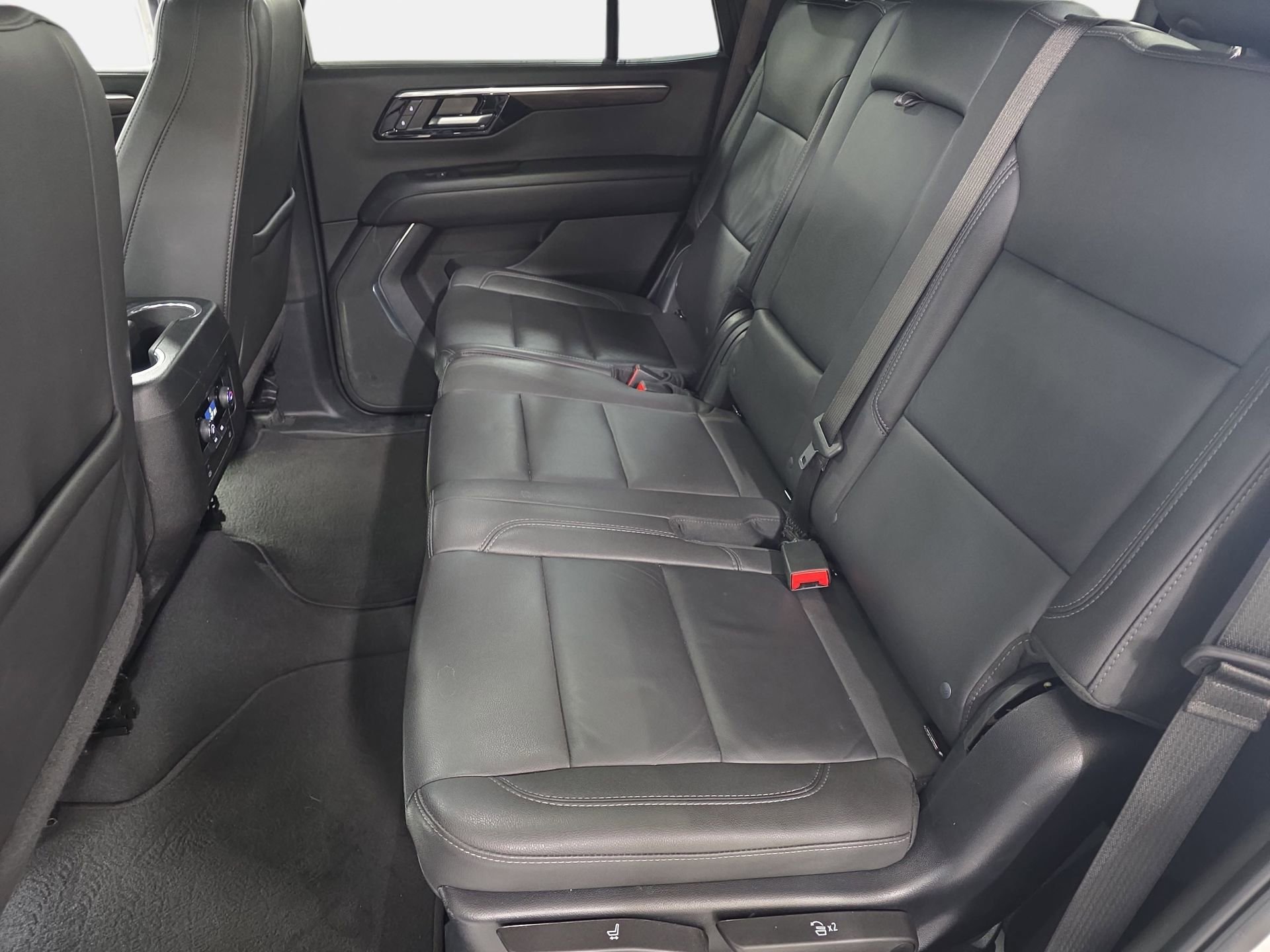 Used 2025 Chevrolet Tahoe Z71 AWD/4WD image 14